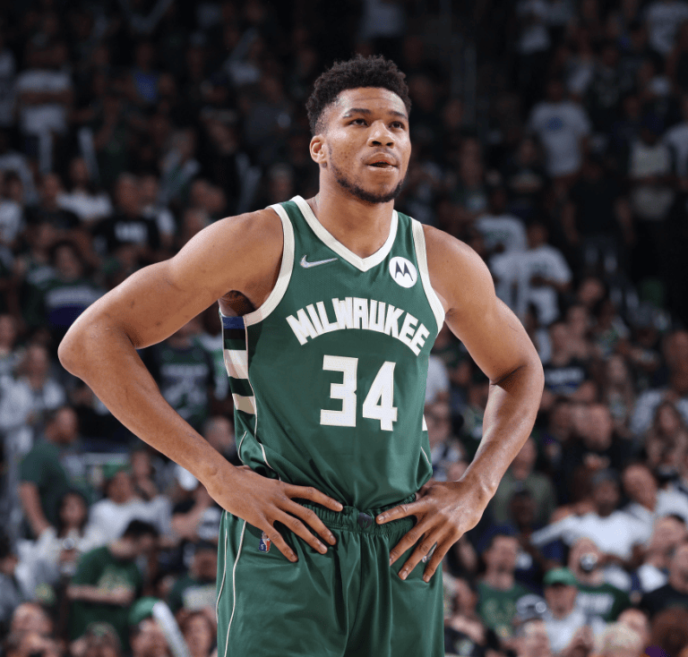 开云娱乐-字母哥意外战胜TES，领先优势明显引爆全场！